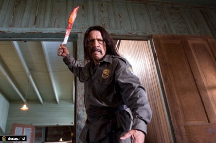 Пьяный тюменец напал с мачете на полицейский участок