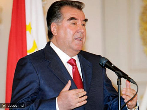 Рахмон призвал соотечественников носить патриотические значки