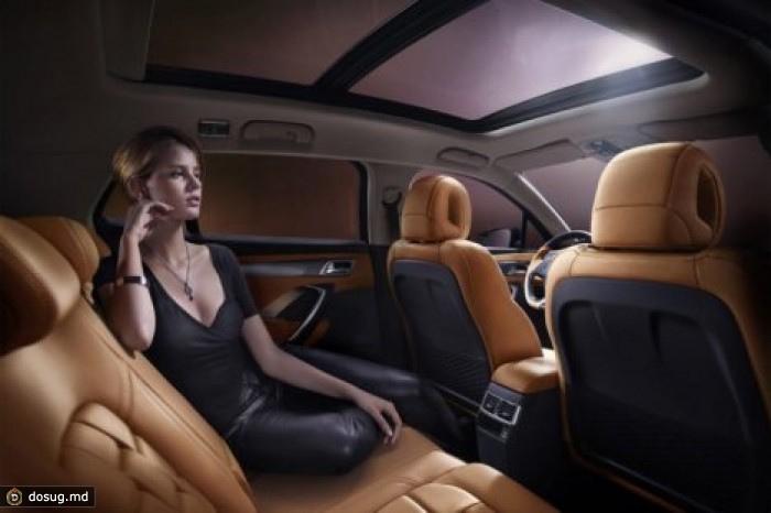 Рассекречен интерьер первого премиум кроссовера Citroen