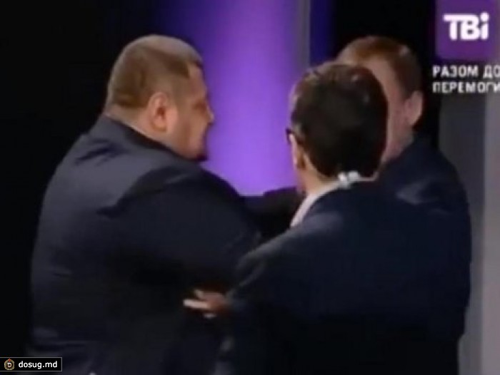 Расстрелявший фото Кадырова депутат закатил истерику в прямом эфире. ВИДЕО