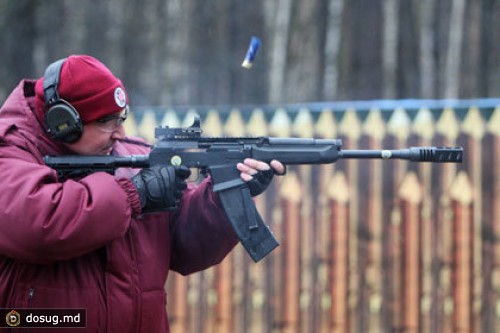 Рогозин попросил Сигала пролоббировать российское оружие в США