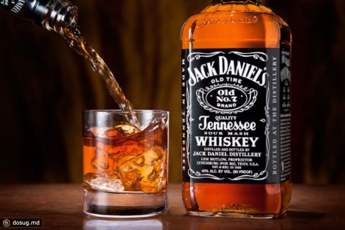 Роспотребнадзор нашел в виски Jack Daniel's вещества для борьбы с клещами