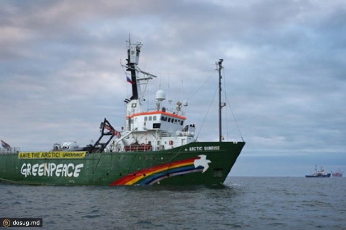 Российские пограничники захватили судно Greenpeace