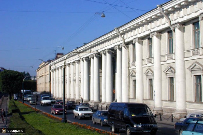 С детской выставки в Петербурге изъяли порнографическую версию «Гамлета»