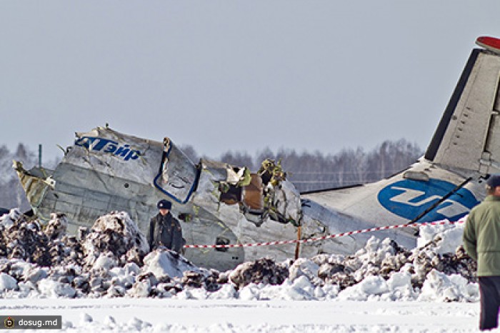 СК обвинил в катастрофе самолета UTair под Тюменью погибшего пилота