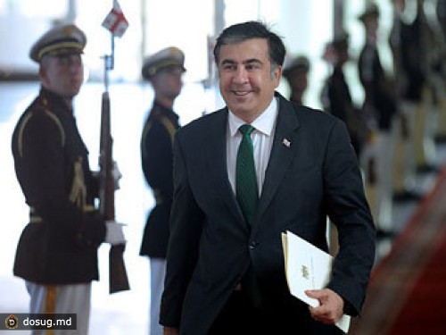 Саакашвили отказался съезжать из президентского дворца