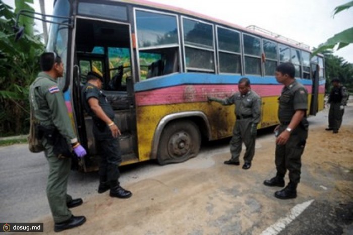 Школьный автобус попал в аварию на востоке Таиланда