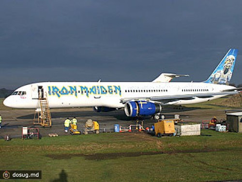 Солист Iron Maiden займется ремонтом самолетов в Уэльсе