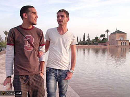 Сотрудников киргизских спецслужб обвинили в краже фильма про геев