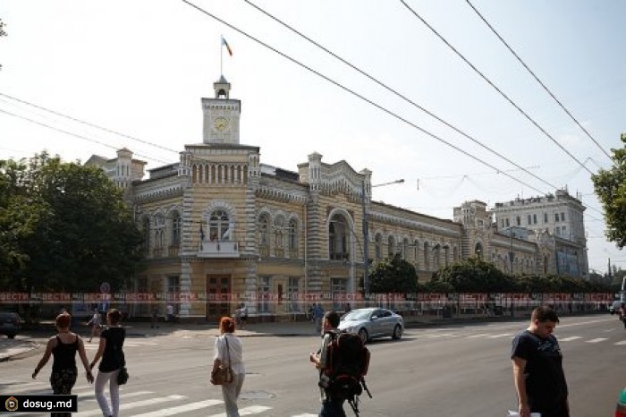 Создание в Кишиневе секторальных советов и мэрий вновь отложили
