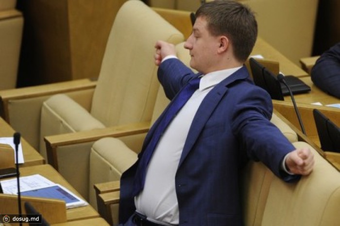 Спасти российский интернет депутат предложил раздачей флешек