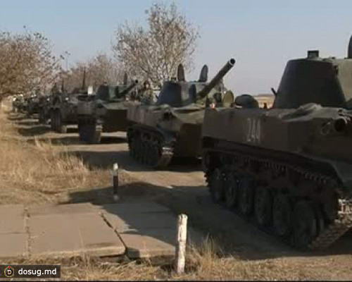 Стрельнуть стариной: На полигоне Бульбоака прошли военные учения "Атлант-2011"