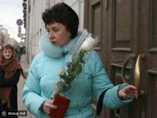 Суд отменил штраф для рассказавшей о фальсификациях на выборах учительницы
