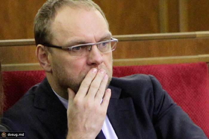 Суд отпустил защитника Тимошенко под залог