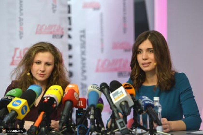 Толоконникова и Алехина объявили о сотрудничестве с Навальным