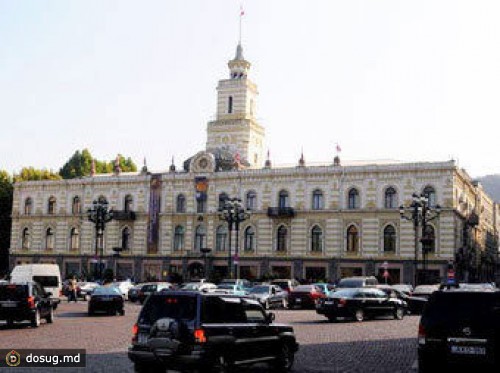 Толпа бедняков заняла мэрию Тбилиси