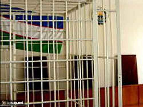 Трех жительниц Узбекистана посадили за измену родине