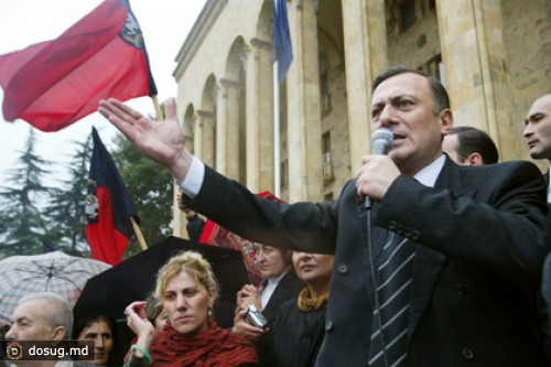 ЦИК Грузии принял первые заявки от кандидатов в президенты