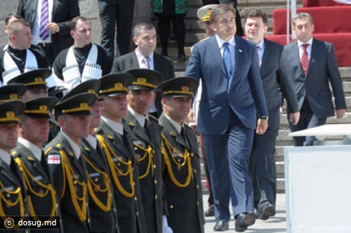 У Саакашвили «отберут» военный парад