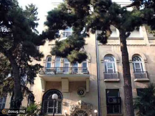 У посольства США в Баку разогнали противников антиисламского фильма