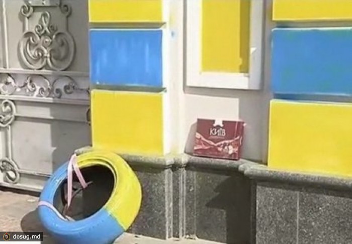 Участникам акции ко дню рождения Порошенко прислали повестки на службу в зоне АТО. ВИДЕО