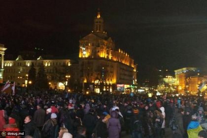 Участники митинга на Майдане потребовали отставки Януковича