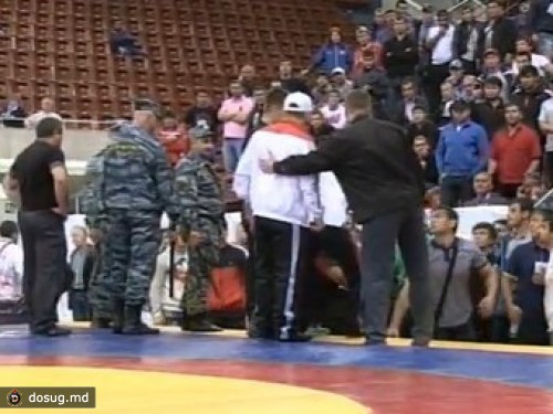 Участников драки на чемпионате России по борьбе разнял ОМОН