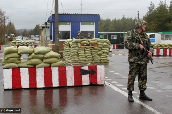 Украинские пограничники отбили нападение автоматчиков с катком