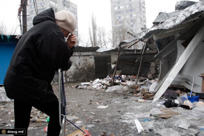 Украинский снаряд разорвался на остановке в Донецке