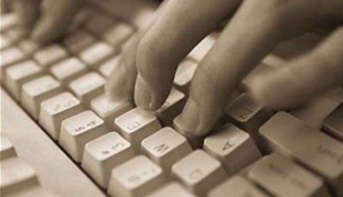 Уснувший за работой сотрудник банка перевел 222222222,22 евро