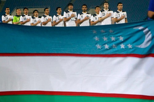 Узбекским болельщикам раздадут футболки с текстом гимна