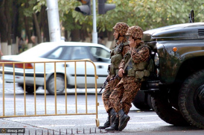 Узбекским силовикам запретили пользоваться мобильниками