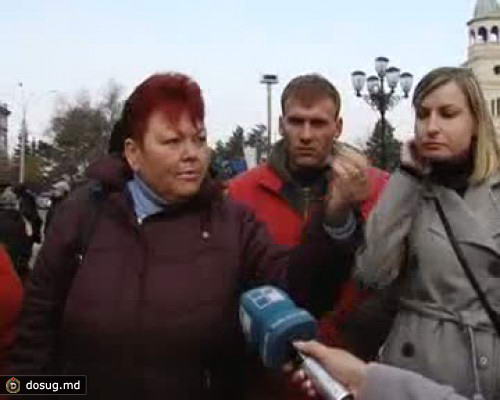 В Бельцах сотни торговцев вновь протестовали против закрытия городских рынков