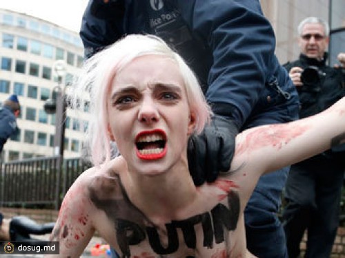 В Брюсселе задержали встречавших Путина активисток FEMEN