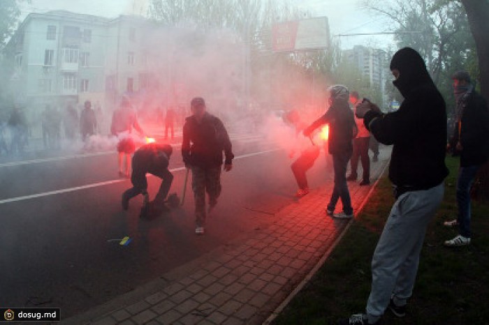 В Донецке в массовой драке сошлись сторонники и противники федерализации