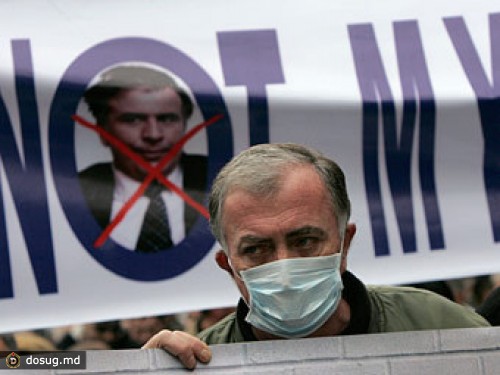 В Грузии собрали миллион подписей за отставку Саакашвили