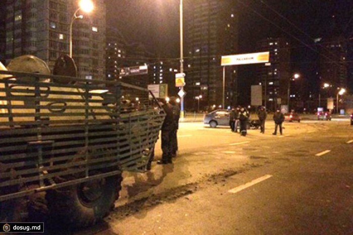 В Киеве БТР попал в ДТП