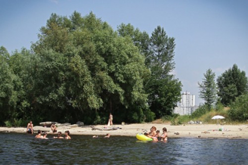 В Киеве утонули трое арабов