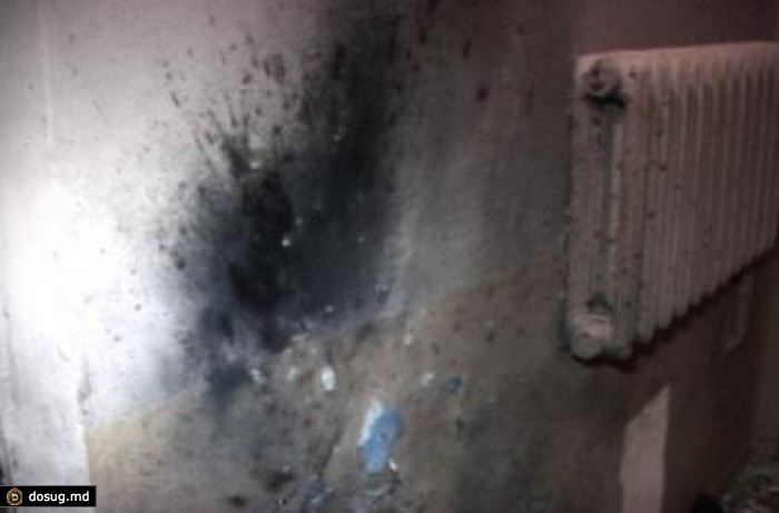 В Киеве в милиционеров и бойцов самообороны бросили взрывное устройство