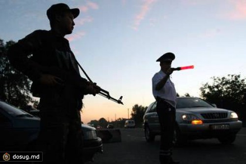 В Киргизии милиционеры избили борцов с наркотиками и чекистов