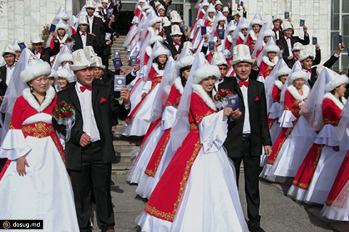 В Киргизии предложили упорядочить написание фамилий