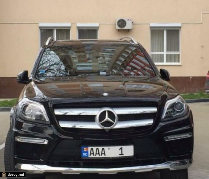 В Кишиневе нашли автомобиль с самым дорогим VIP-знаком. ФОТО