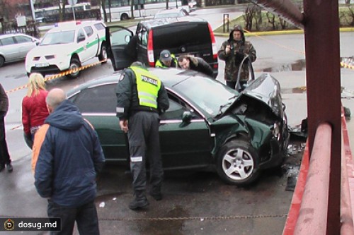 В Клайпеде попал в ДТП водитель с ножом в груди