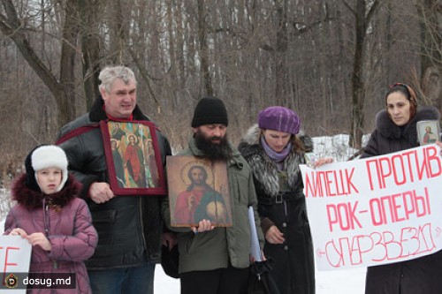 В Липецке провели крестный ход против мюзикла «Иисус Христос – суперзвезда»