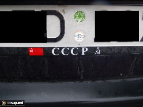 В Литве водителя оштрафовали за советский флаг на автомобиле