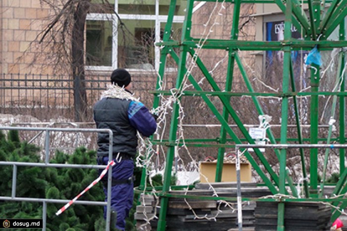 В Москве начался демонтаж новогоднего оформления