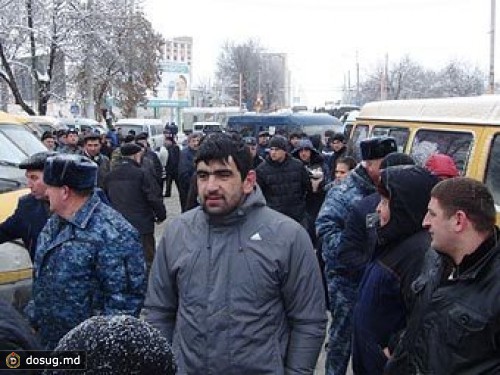 В Нальчике водители маршруток устроили митинг против ГЛОНАСС