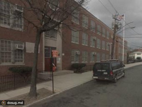 В Нью-Йорке второклассник пришел в школу с пистолетом