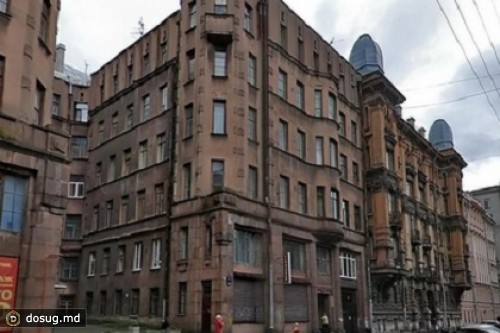 В Петербурге грабители проломили стену квартиры в доме Розанова