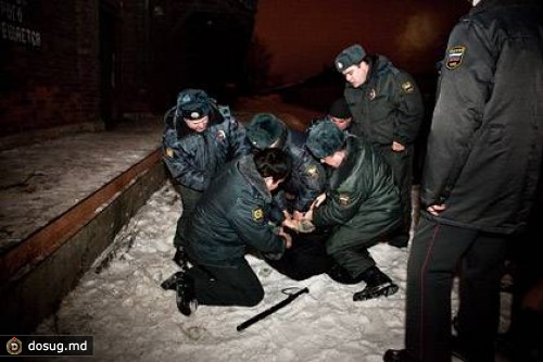 В Петербурге при задержании градозащитников пострадали трое полицейских